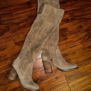 NWOT! Kelsi Daggar Suede Knee High Boots Size 9